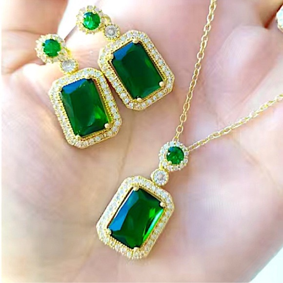 Emerald Gold Plated Zircon Charm Pendant Necklace Matching Earrings Set - Picture 11 of 12